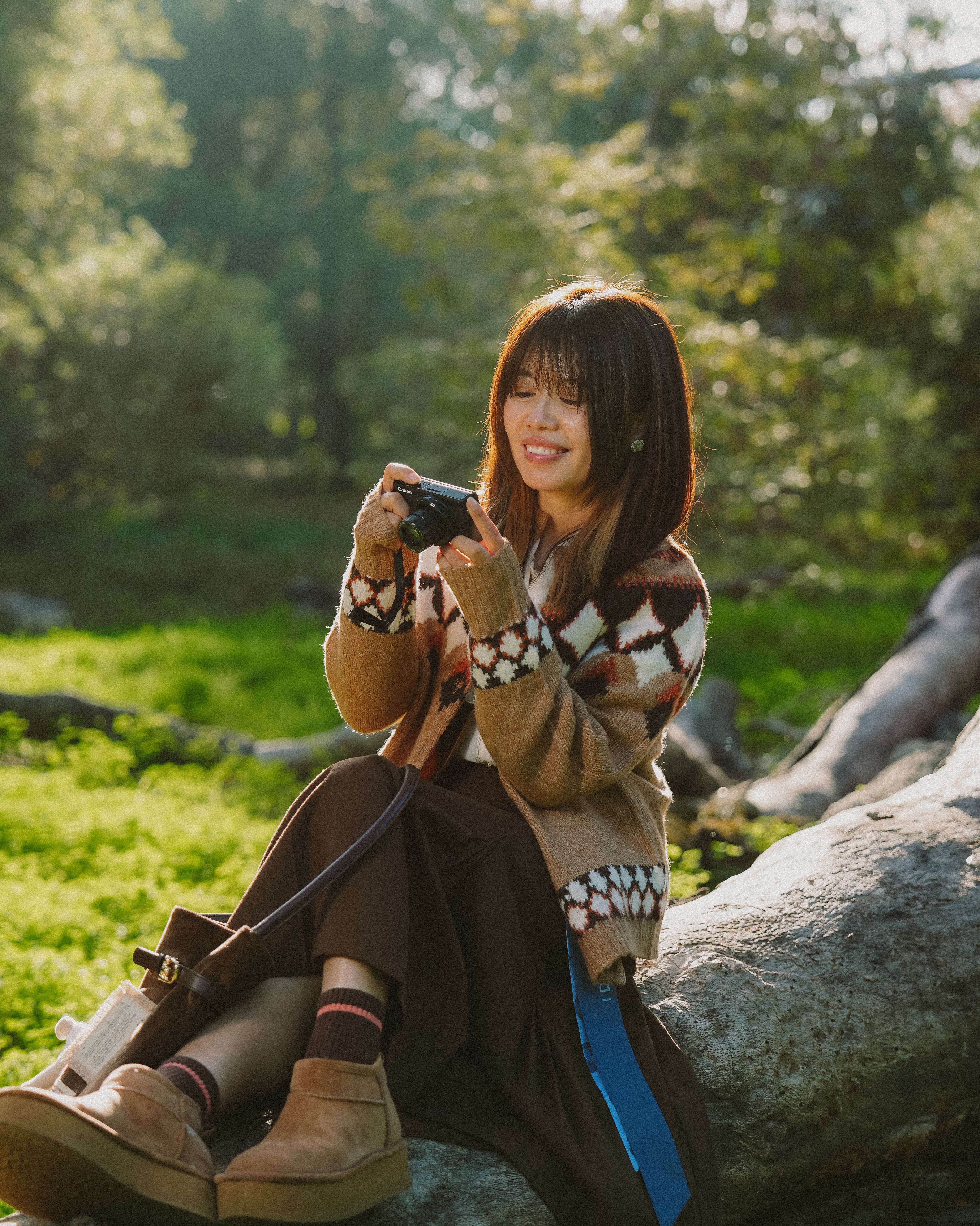 Dating session on Castro Street in Mountain View, California