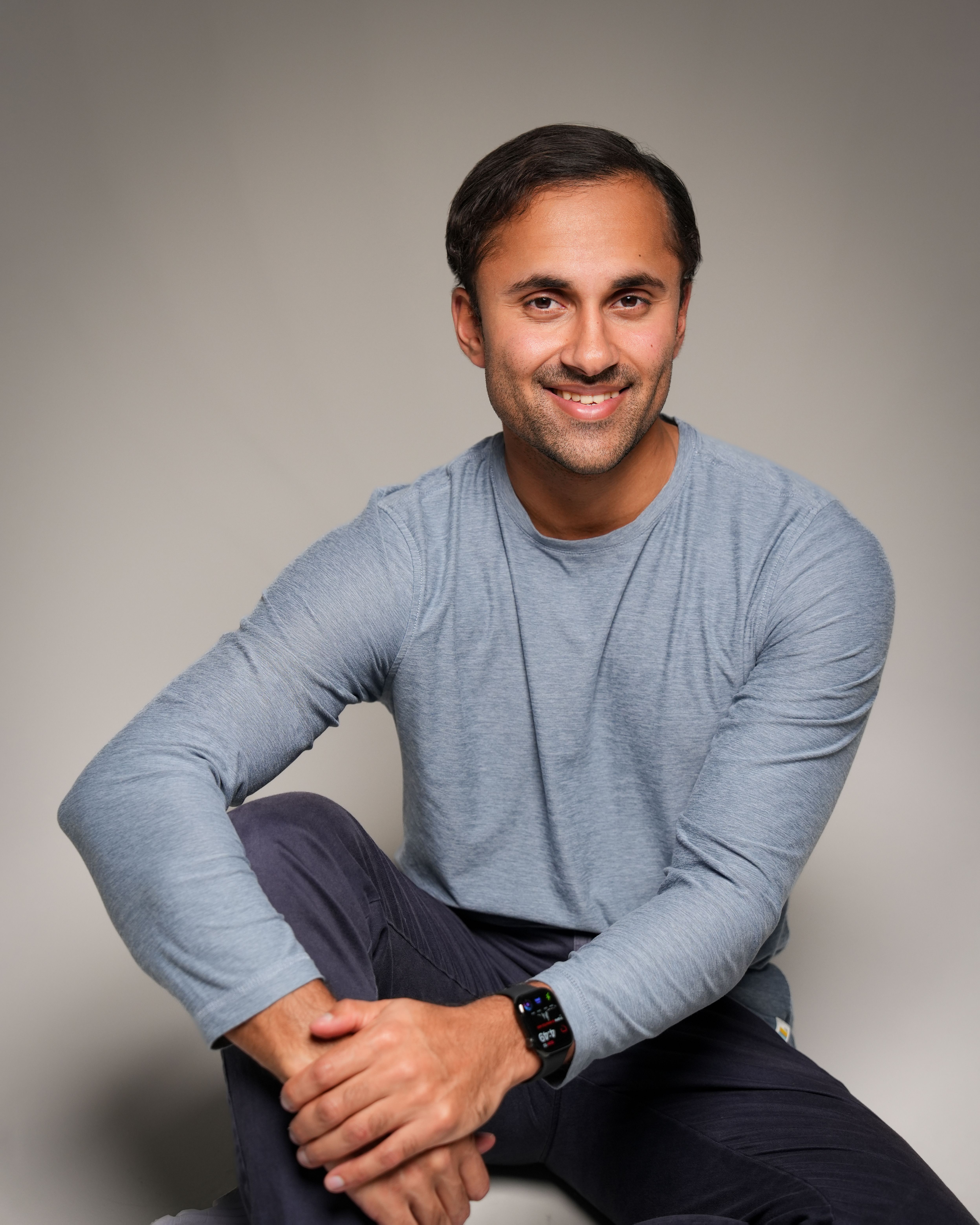 Outdoor dating portrait at the Embarcadero, San Francisco, California