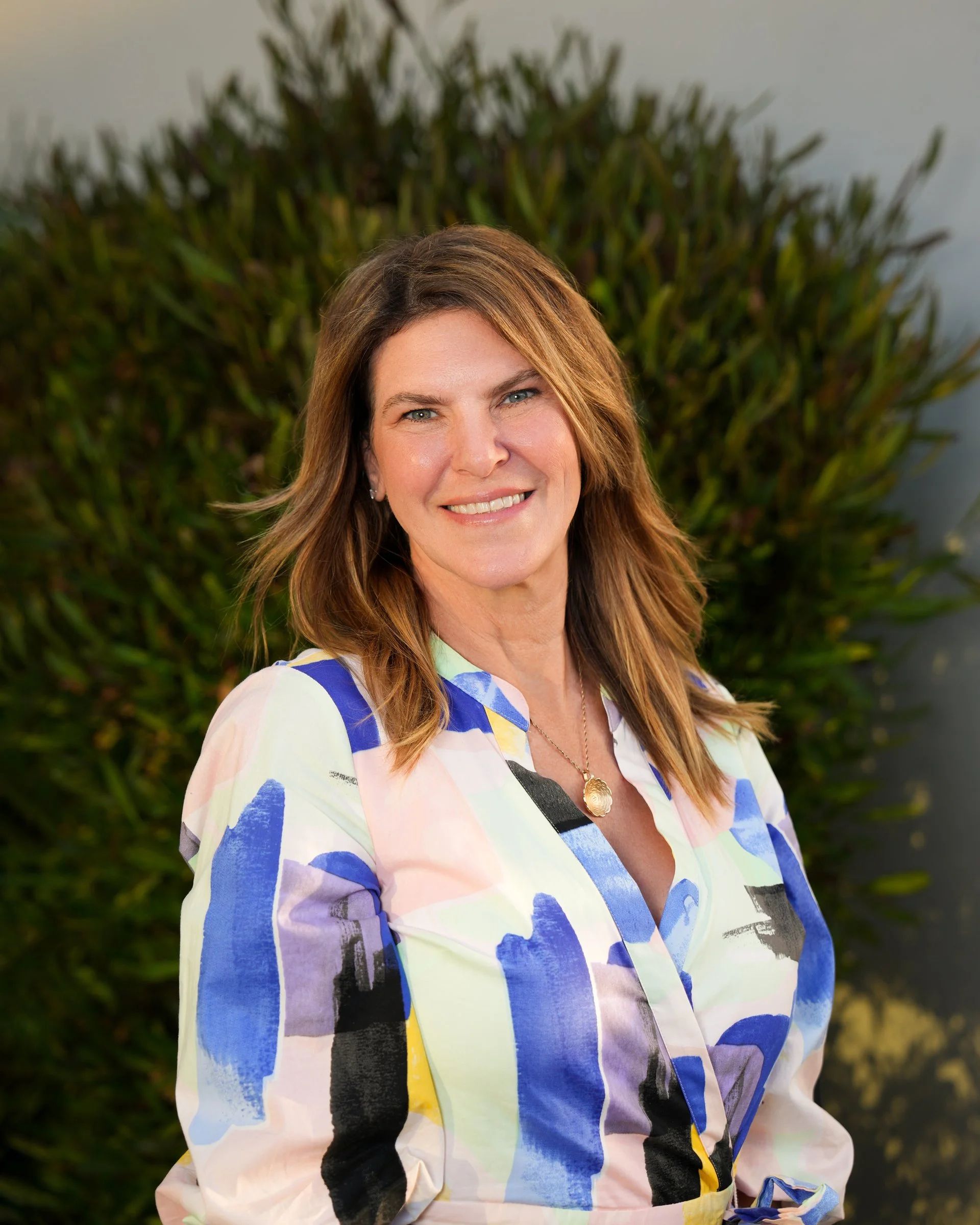 Palo Alto University Avenue outdoor headshot - Pacifica Studio Outdoor headshot on University Avenue in Palo Alto, California by Pacifica Studio.