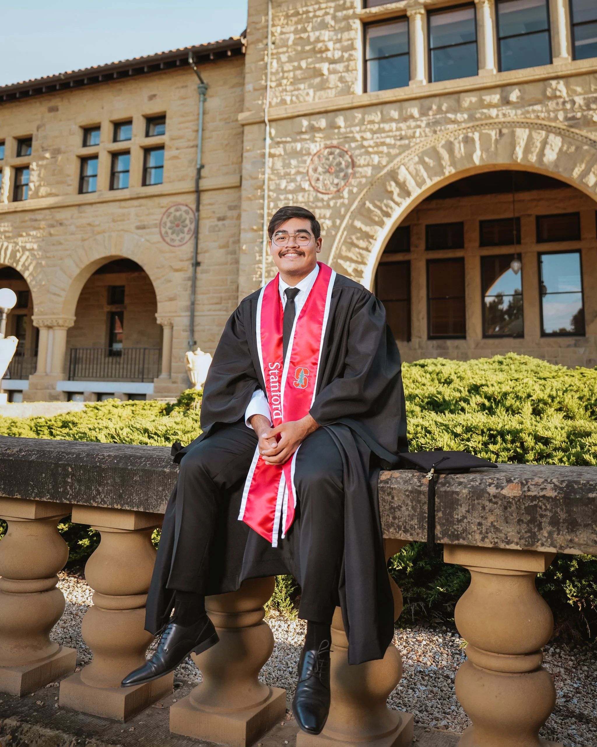 Outdoor Stanford graduation photography session in Palo Alto, California